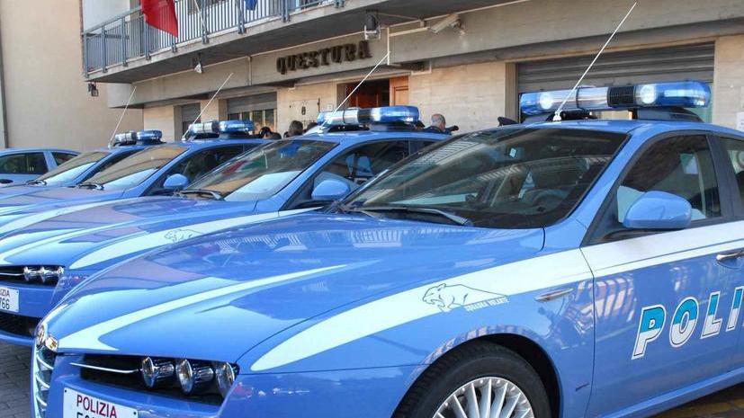 Le auto della polizia rischiano di restare a secco