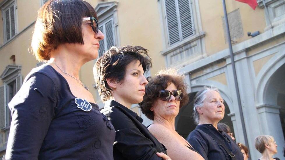 Le donne in nero manifestano per la pace e danno la colpa a Israele