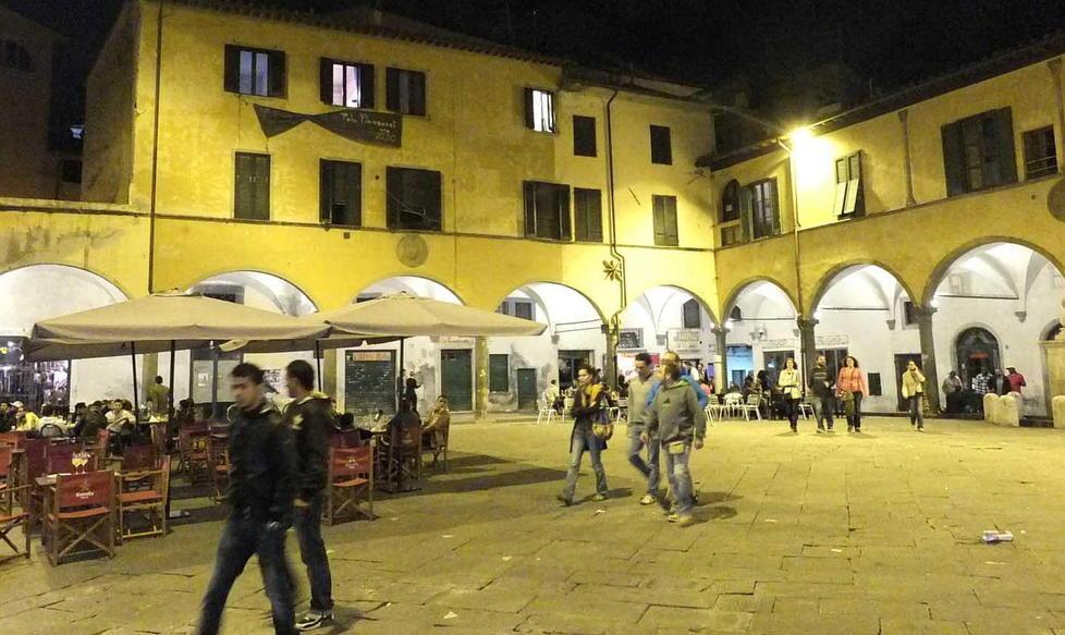 Apertura di locali e market verso la proroga del blocco 