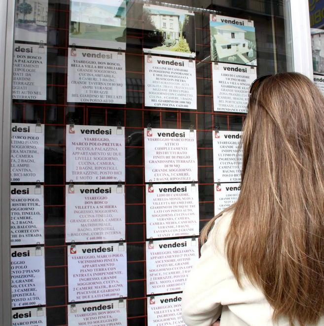  Via ai controlli sui collaboratori di oltre 400 agenzie immobiliari 