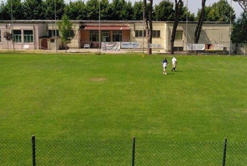 Maquillage a campo e gradinata del Turano Calcio