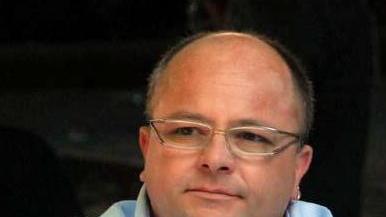 «Cassonetti rifiuti antigienici e mal posizionati»