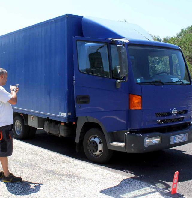 Il radiatore gli scoppia in mano 