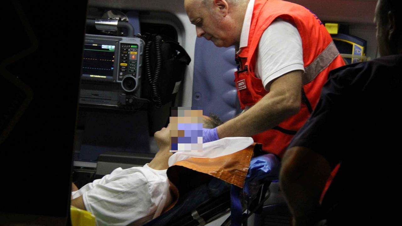 Prato, in crisi da overdose si accascia sui binari: salvato