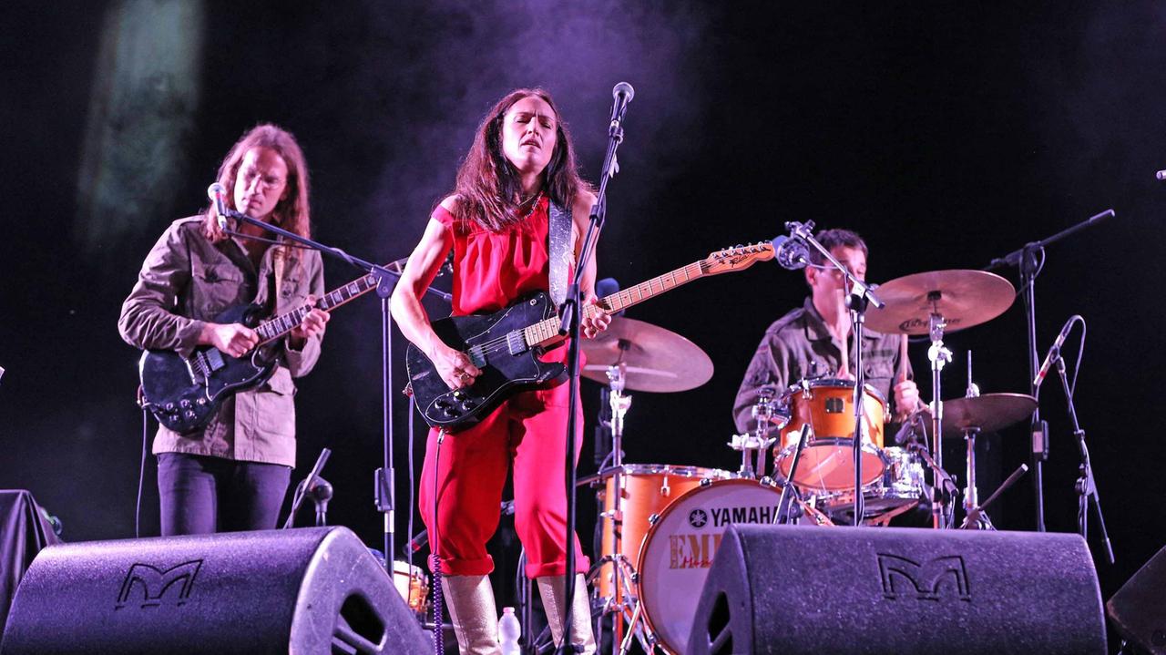 Pistoia Blues, Suzanne Vega e Joan As Policewoman in 5 scatti speciali