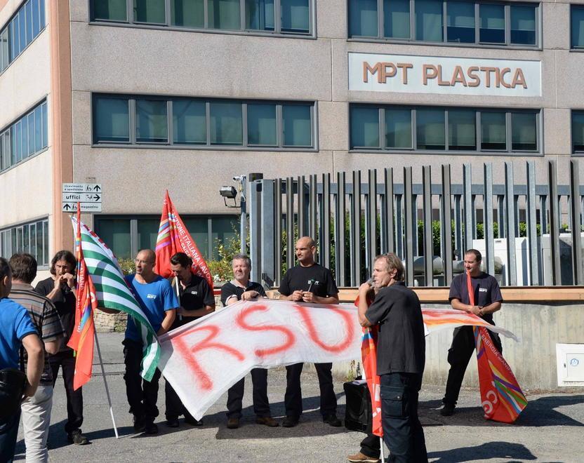 Sciopero alla Mtp plastica per il mancato premio “e per il futuro” 