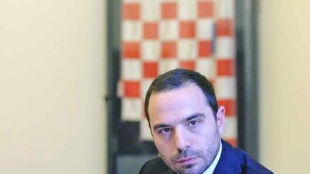 Gay: il sindaco di Pistoia autentica l’unione di una coppia di uomini