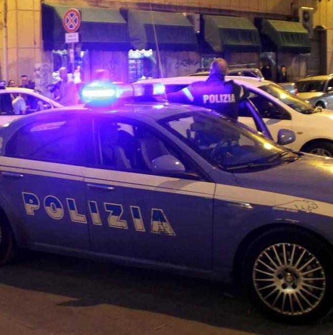 Ladri di vestiti fermati dalla polizia 