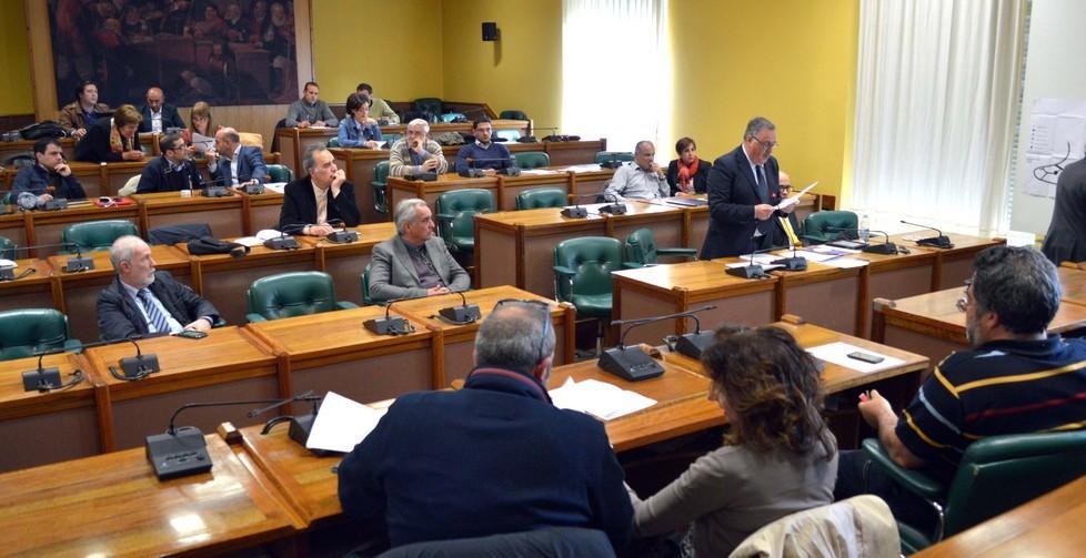 «Palazzetto? Utilizziamo meglio i fondi» 