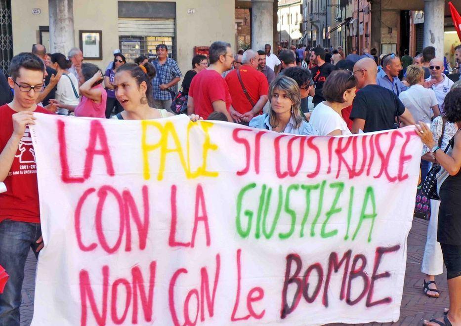 «La pace non si costruisce con i bombardamenti»