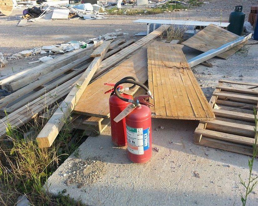 Nuovo Ospedale, M5S: «L’ex cantiere è una discarica, intervenite» 