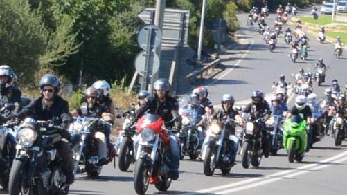 Un esercito di motociclisti per l’ultimo addio a Tore 