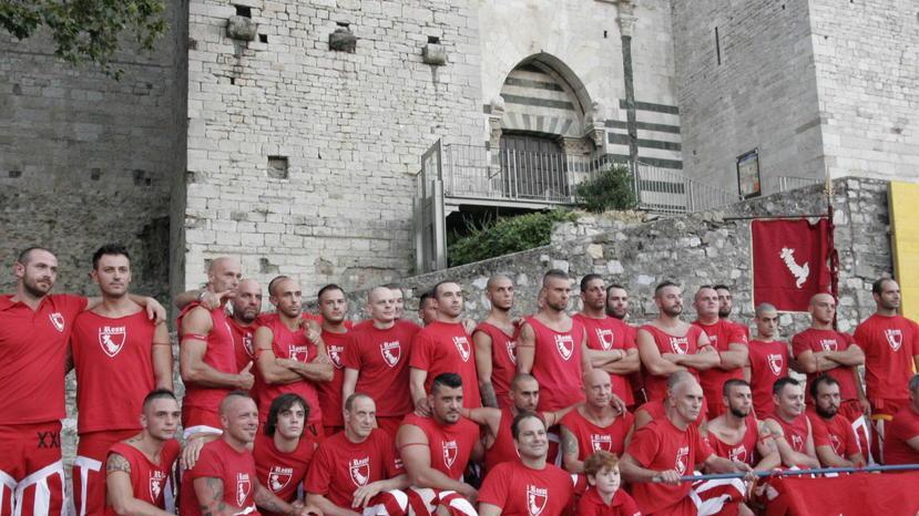 La squadra dei Rossi in fila per donare il sangue