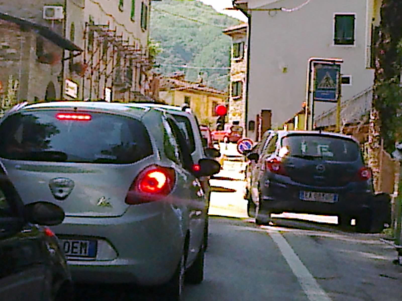 Code per un semaforo sulla Provinciale 66 