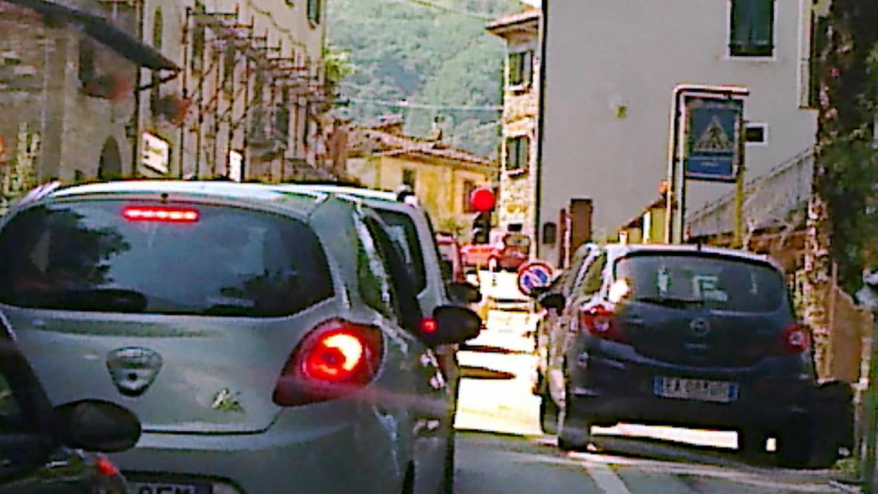 Code per un semaforo sulla Provinciale 66