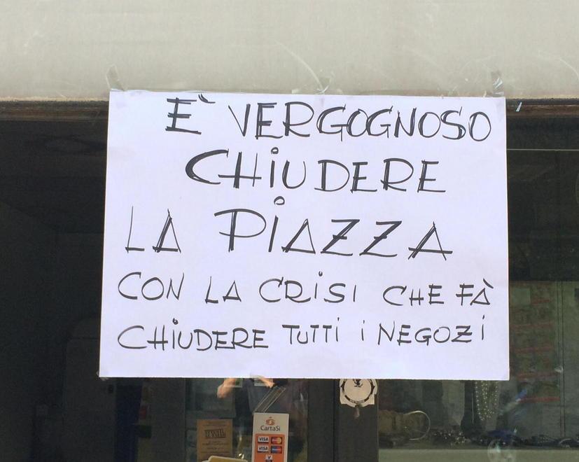 Festival Gaber, sale la protesta per la piazza chiusa al traffico 