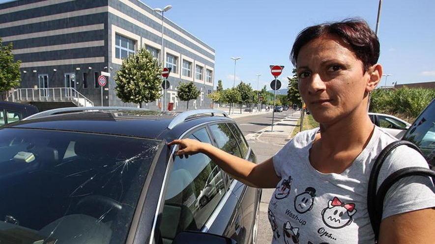 Auto danneggiata da un ramo fantasma