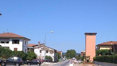 Lavori nel viale a passo di lumaca partono le proteste