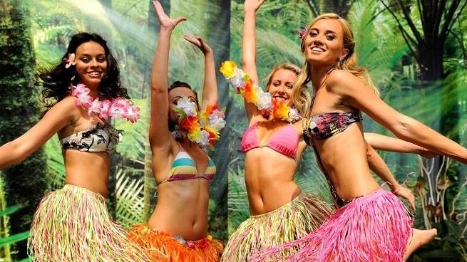 Ghirlande e fiori, stasera party hawaiano