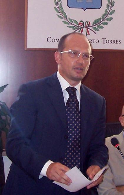 Fronda di Scarpa sul Consorzio industriale 