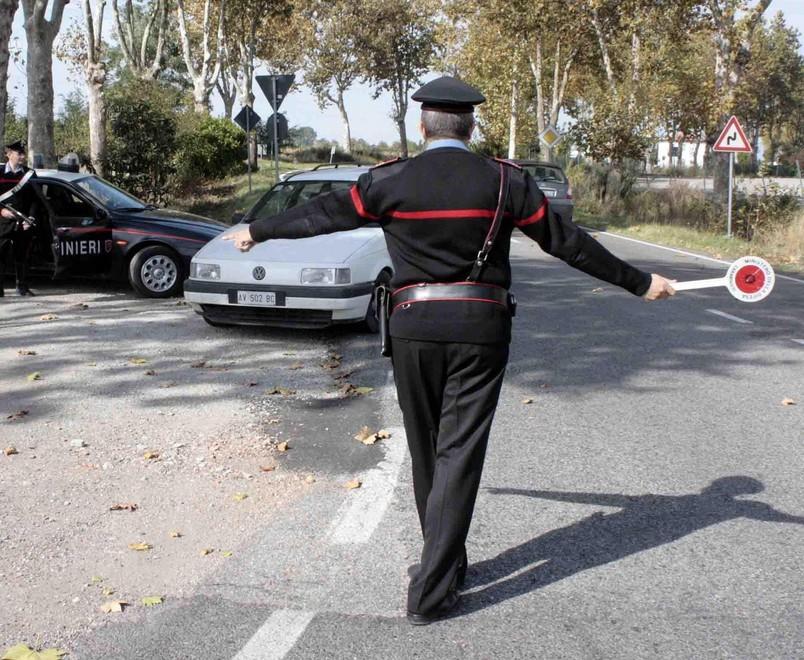 Ruba il gasolio e poi lo vende 