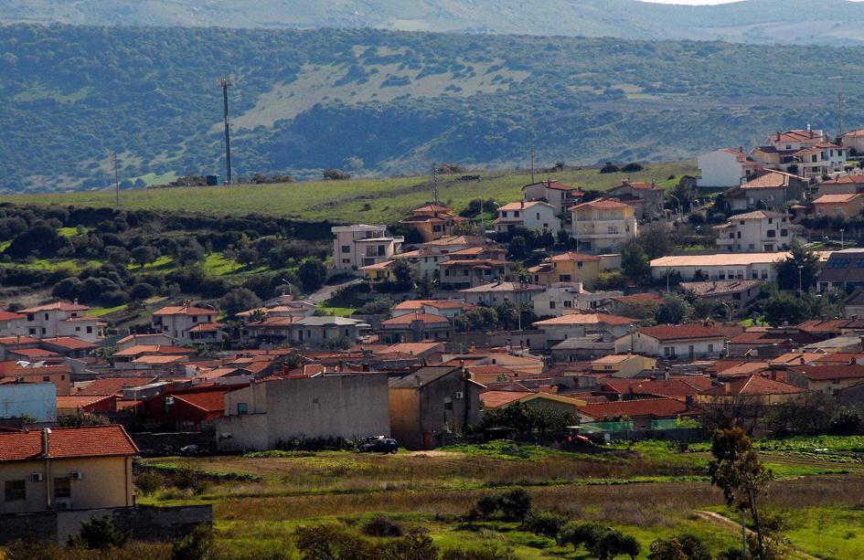 Spari nella notte contro la casa di un vigile urbano a Mogoro 