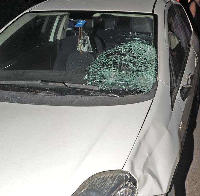 Investe ragazzina e fugge: subito preso 