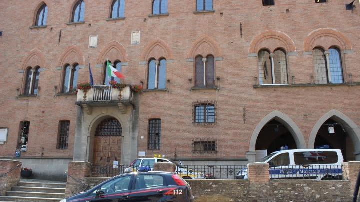 Simula una rapina, scoperto dai carabinieri