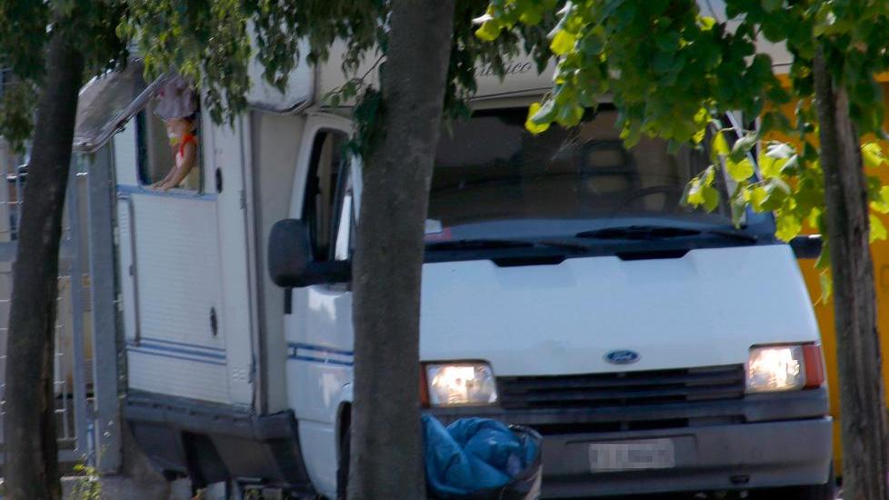 Esasperazione in via Jugoslavia «Tornati i camper dei nomadi»