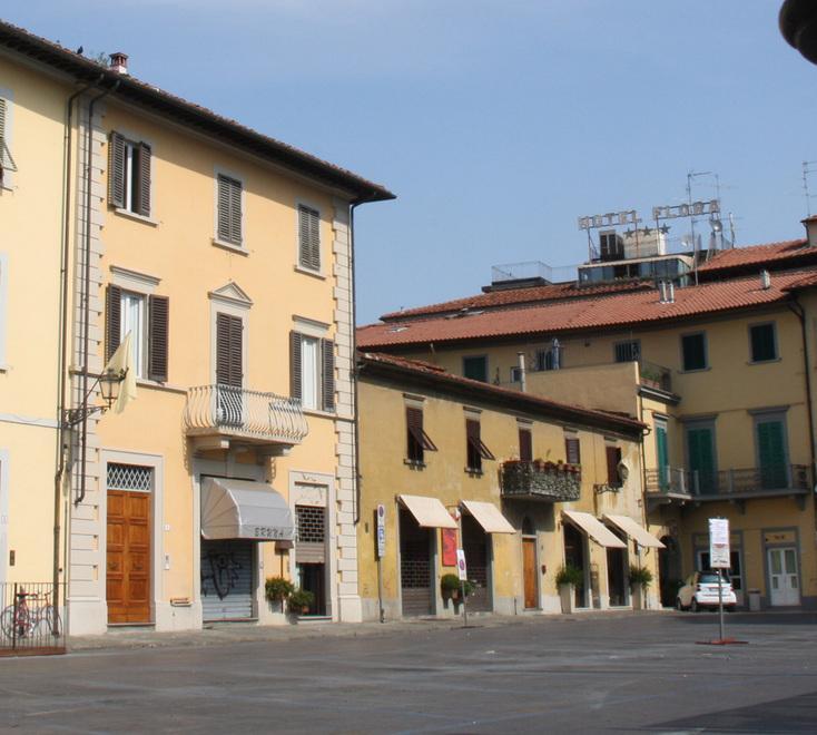 M5s: «Più panchine e cestini nel centro storico della città»
