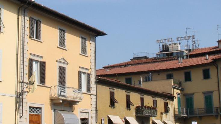 M5s: «Più panchine e cestini nel centro storico della città»