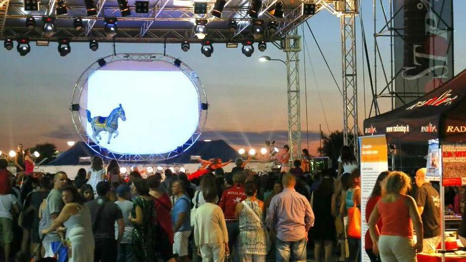 Musica e shopping con la Notte Blu