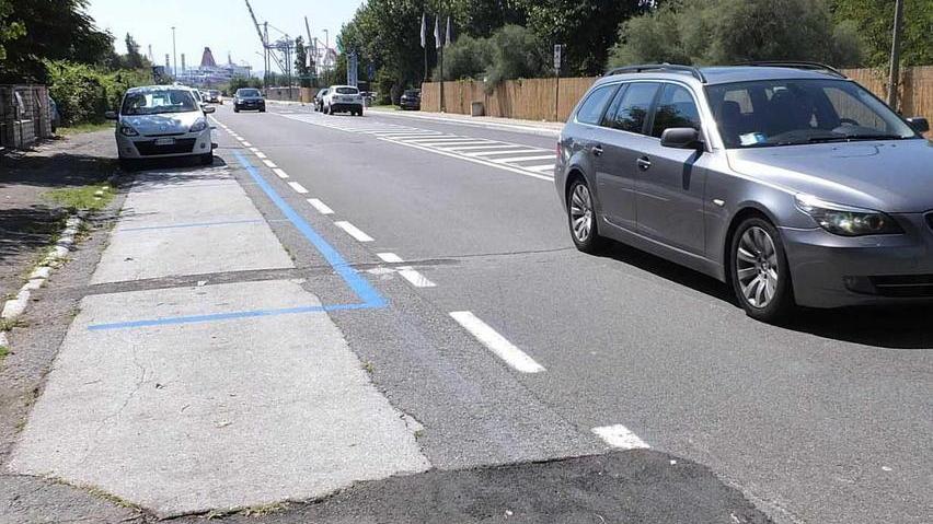 «Rifaremo l’asfalto in via del Tirreno»