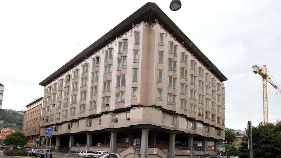 Palazzo civico assume ma i dipendenti calano