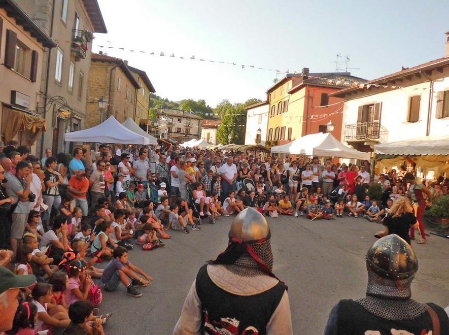 Il medioevo rivive a Frassinoro Il calcio si fa spettacolo a Vignola