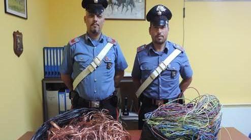 Nel baule sacchi di rame rubato: tre scoperti e denunciati