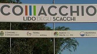 L’Onda interpella I vecchi cartelli sotto quelli nuovi