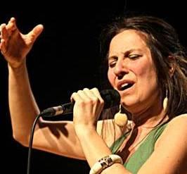 Oggi alle 19 ritornano la voce e il pianoforte della Magnani