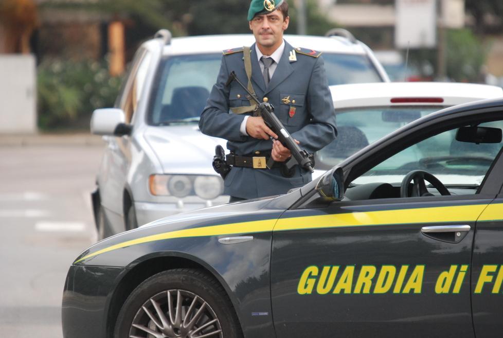 Concimi con pesticidi sequestrati in Sardegna e Puglia 