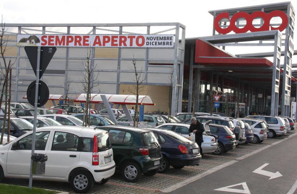 Arrestato dopo l'inseguimento e trovato in possesso di merce rubata 