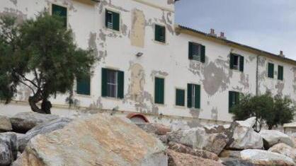 Tolti i divieti, i tuffi in mare tornano liberi
