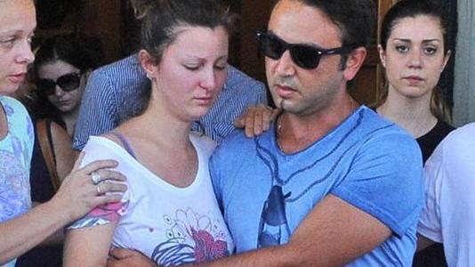 Una folla commossa per l’addio a Christian