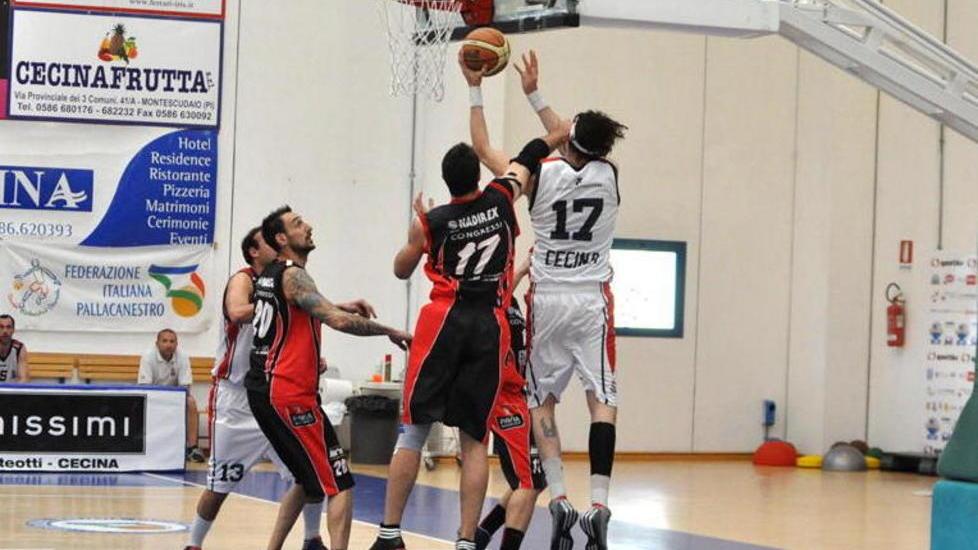 Basket Cecina, in partenza Rischia ora è caccia al top player