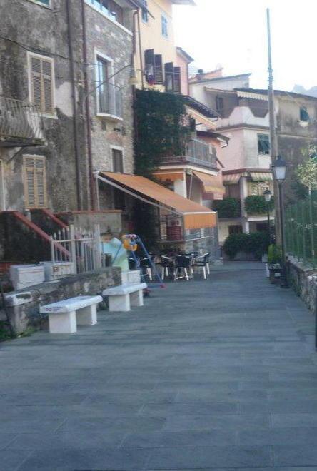 Chiusa la fontana per dare acqua alle case di Colonnata