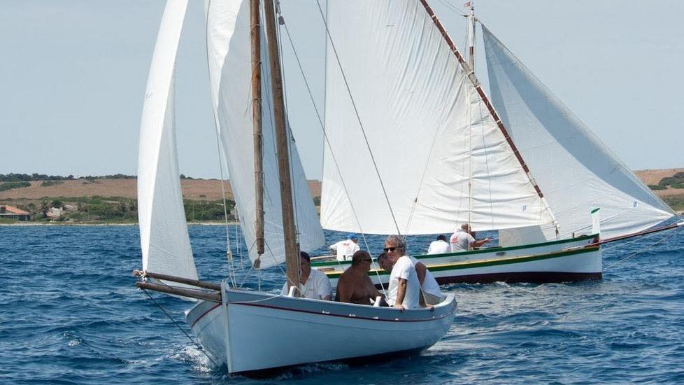 Stintino oggi incorona i re della vela latina