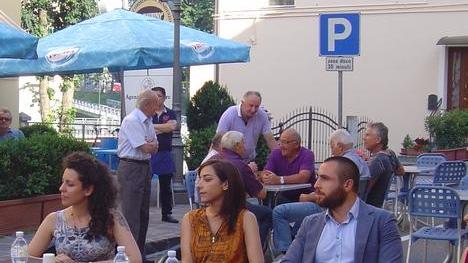 Gli scrittori faccia a faccia con i lettori e i turisti