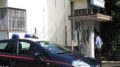 I venerdì d’estate infiammano la notte e riempiono i negozi