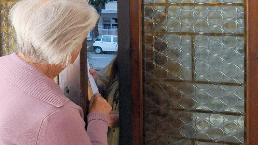 Massacrato dai rapinatori riceve aiuto dal Comune