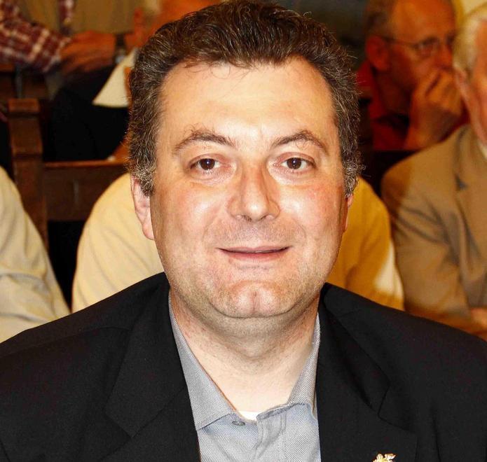 Si ustiona per un principio d’incendio
