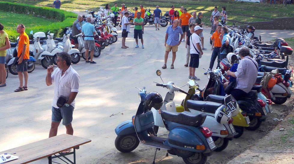 Un raduno formato maxi tra motori e delizie estensi